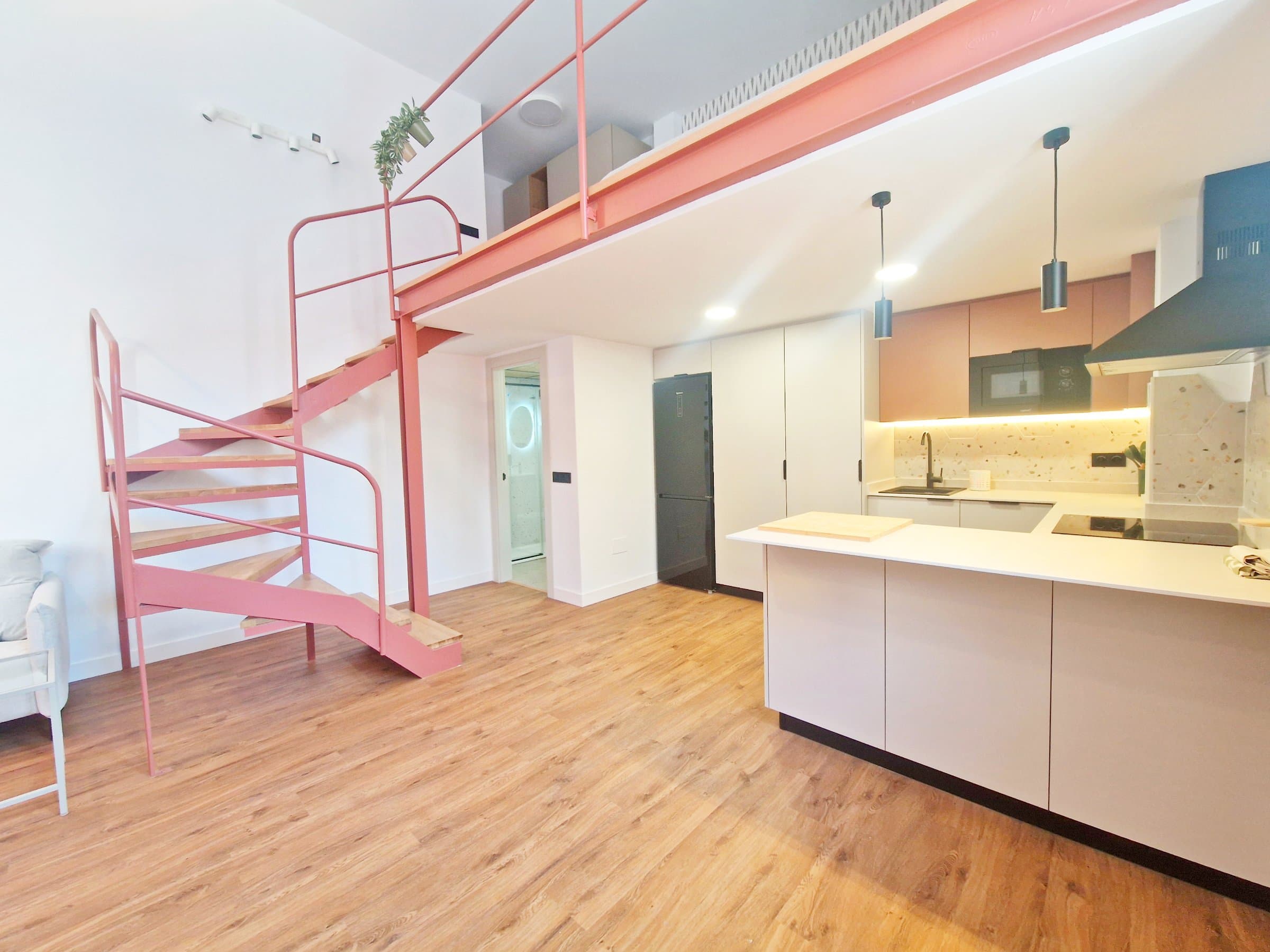 Moderno Apartamento Dúplex A Estrenar a un Paso del Centro de Málaga