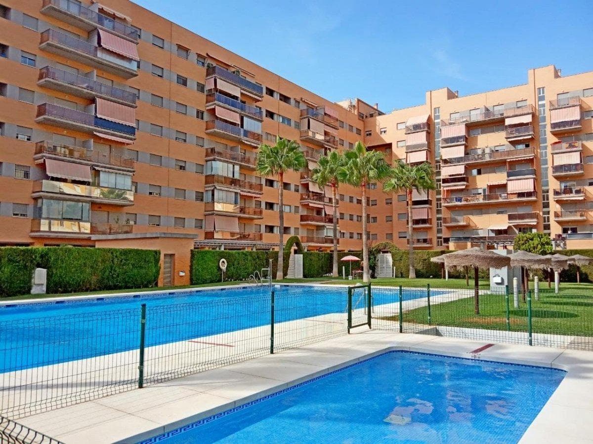 EXCLUSIVO PISO DE 3 DORMITORIOS, 2 BAÑOS, PARKING Y TRASTERO EN PARQUE LITORAL, MÁLAGA.