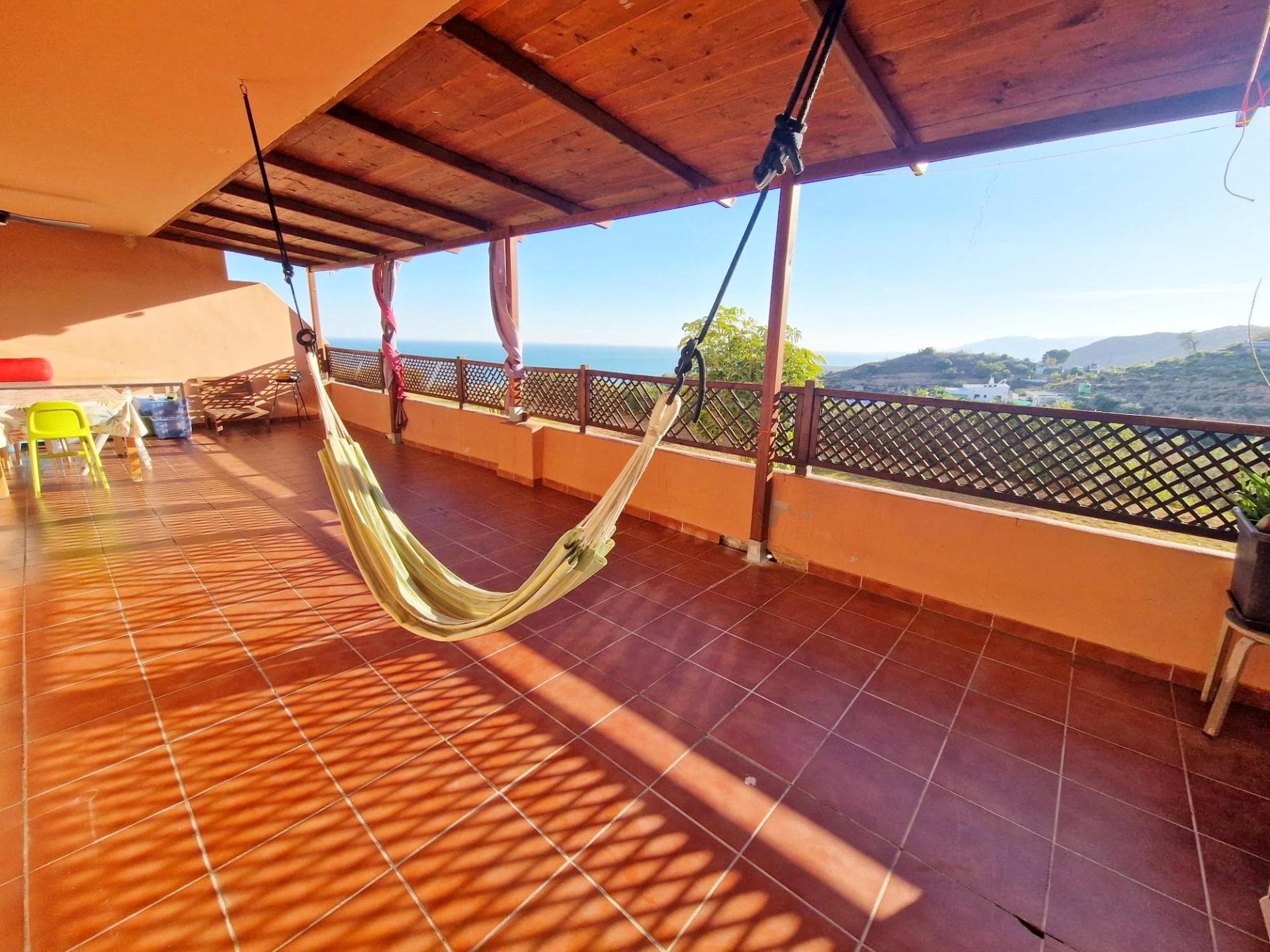 Exclusivo Bajo con Terraza de 50 m² y Espectaculares Vistas al Mar en Parque Victoria