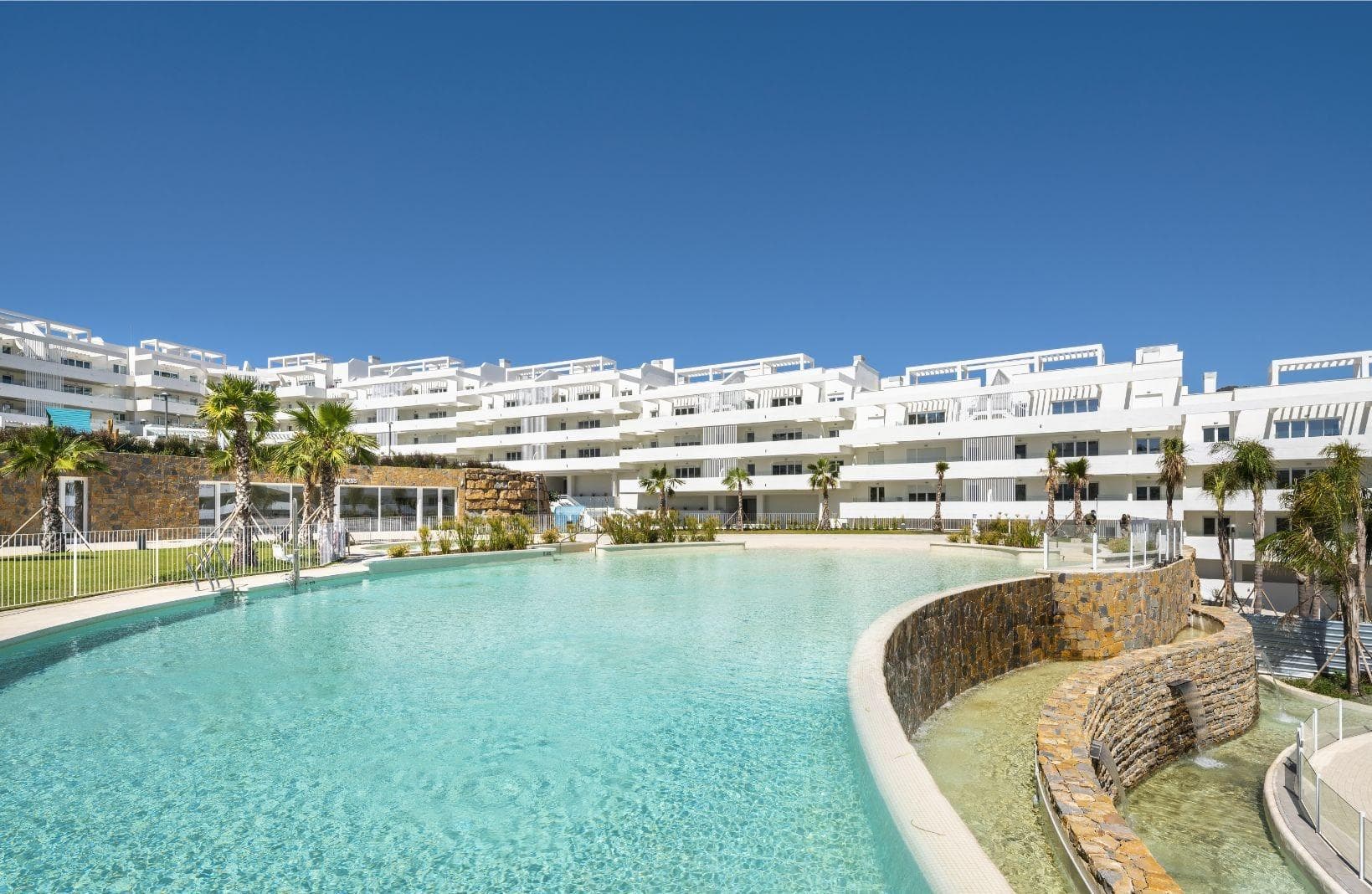 EXCLUSIVO ATICO EN SERENA HOMES, EL LIMONAR, MÁLAGA
