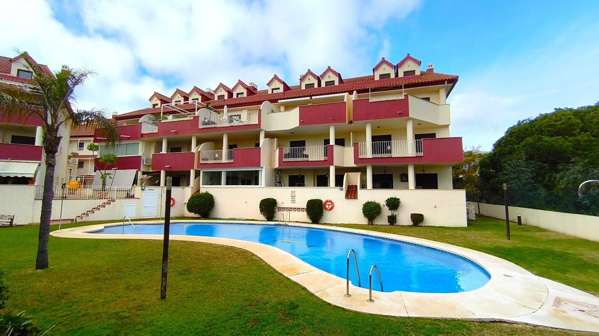 EXCLUSIVO PISO CON JARDIN PRIVADO EN TORREQUEBRADA, BENALMÁDENA