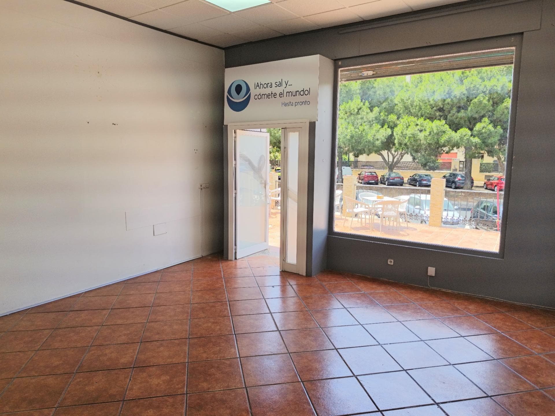 EXCLUSIVO LOCAL EN VENTA EN AVENIDA MOLIERE, MALAGA