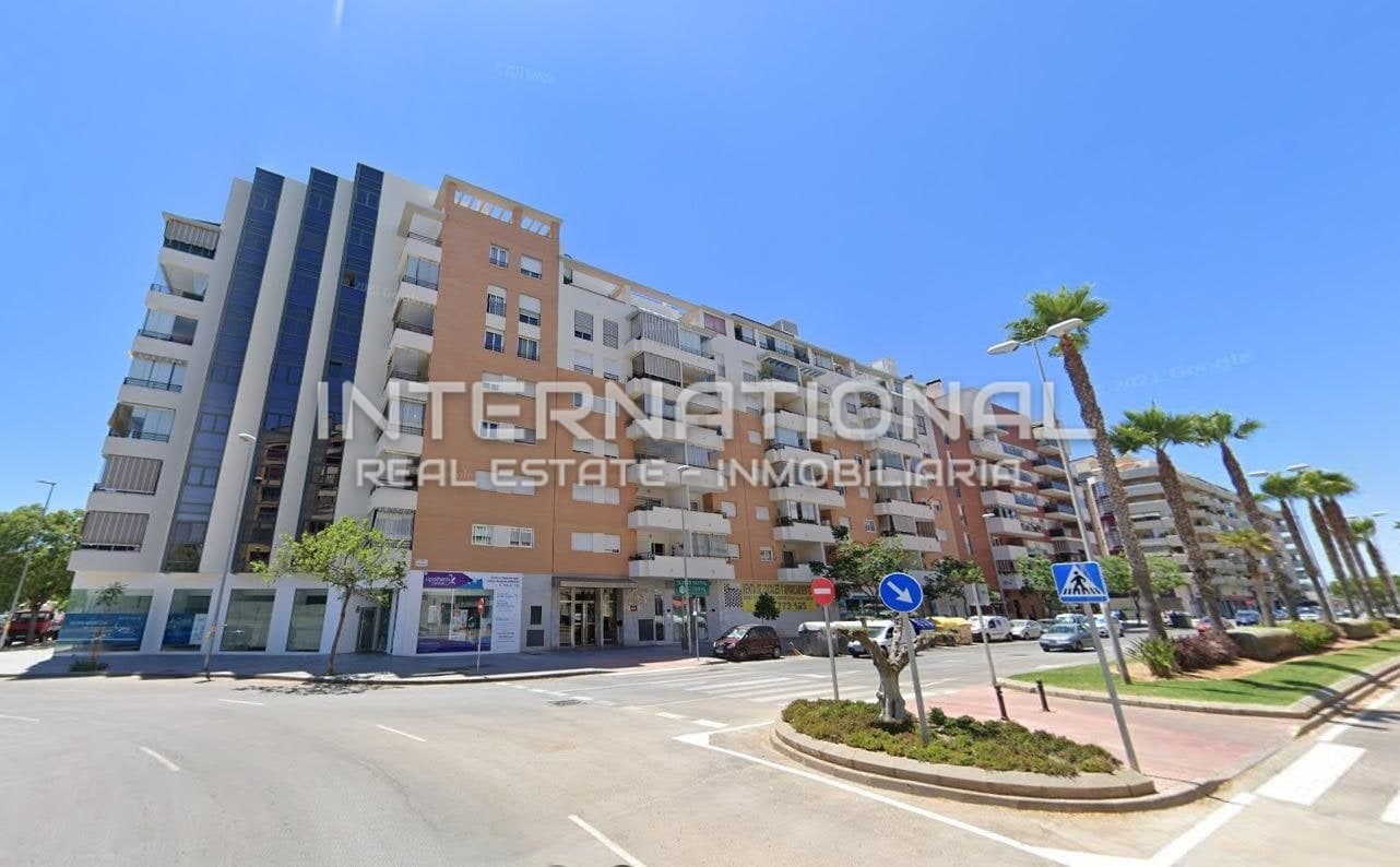 Penthouse duplex with 120 m² terrace in Parque Litoral Málaga
