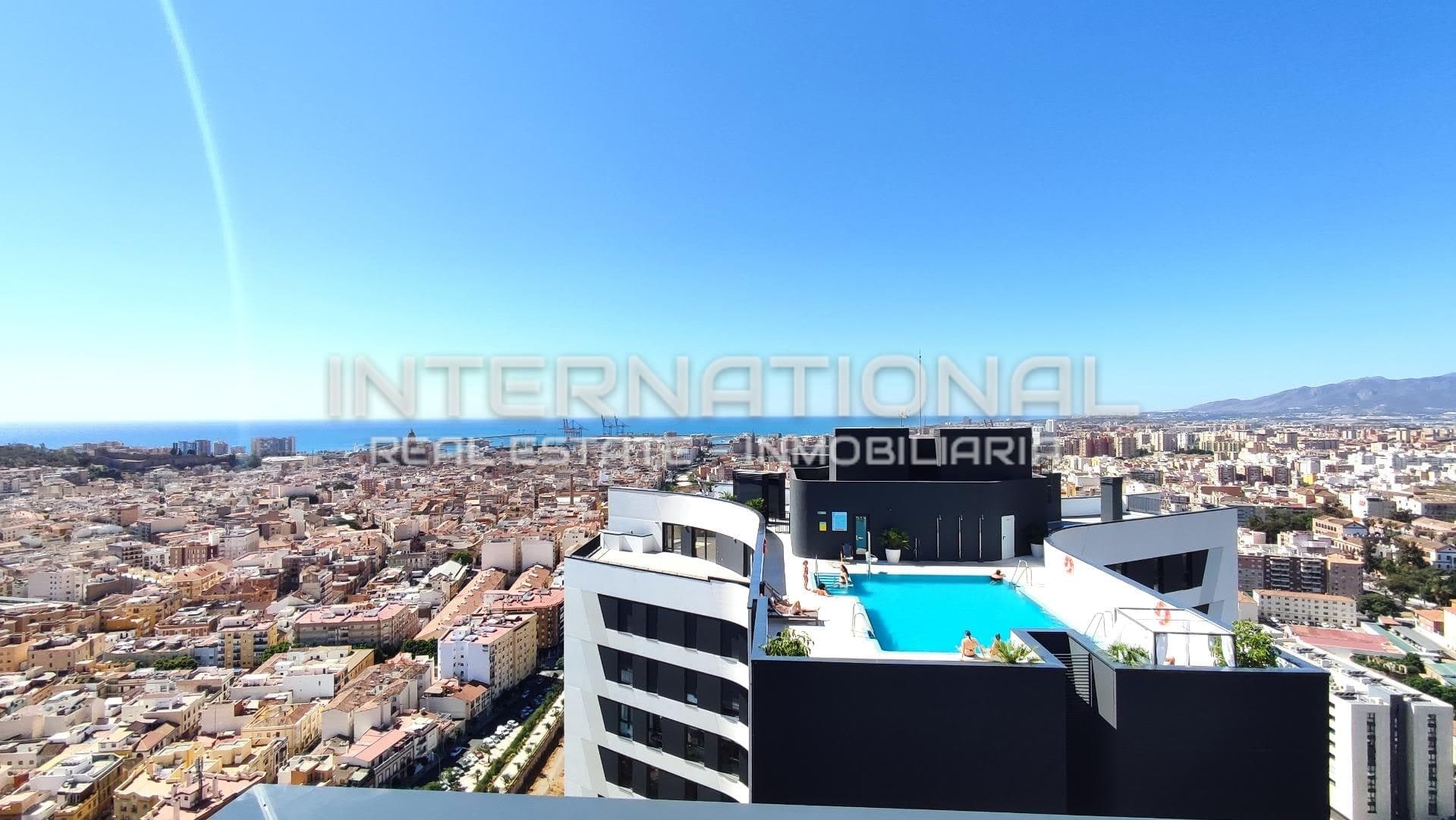 Apartment with tourist licence on 19th floor of Urban Sky Málaga