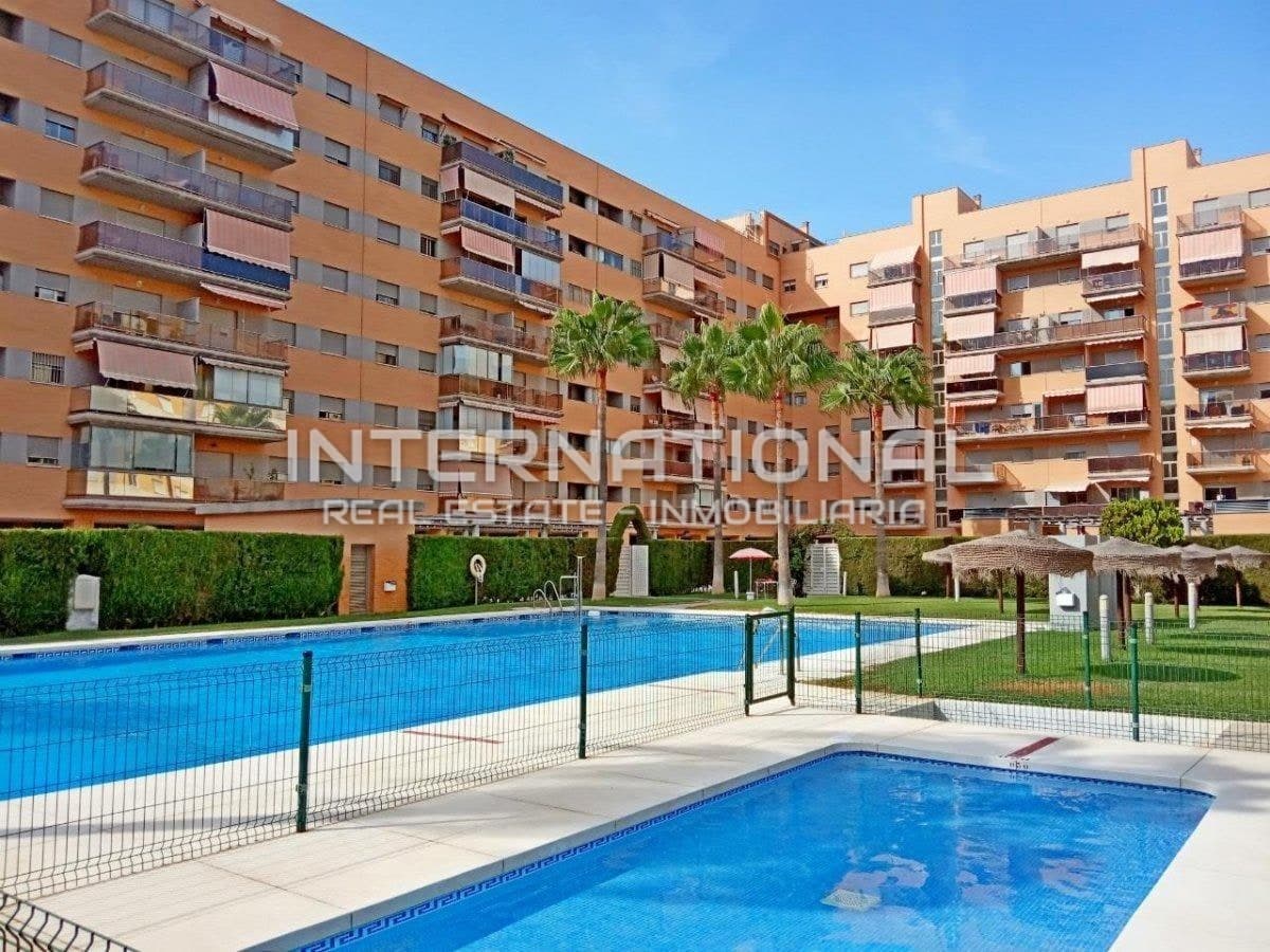 Exclusive 3-bedroom apartment with 2 bathrooms, parking and storage in Parque Litoral