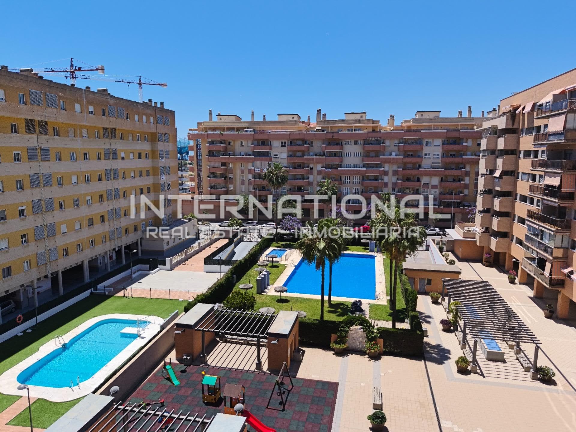 Apartment with 3 bedrooms, 2 bathrooms, parking and storage in Parque Litoral, Málaga