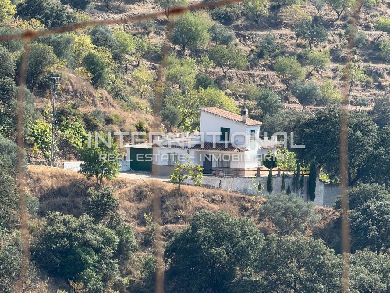 Country house in Montes de Málaga with 61,000 m² dryland estate