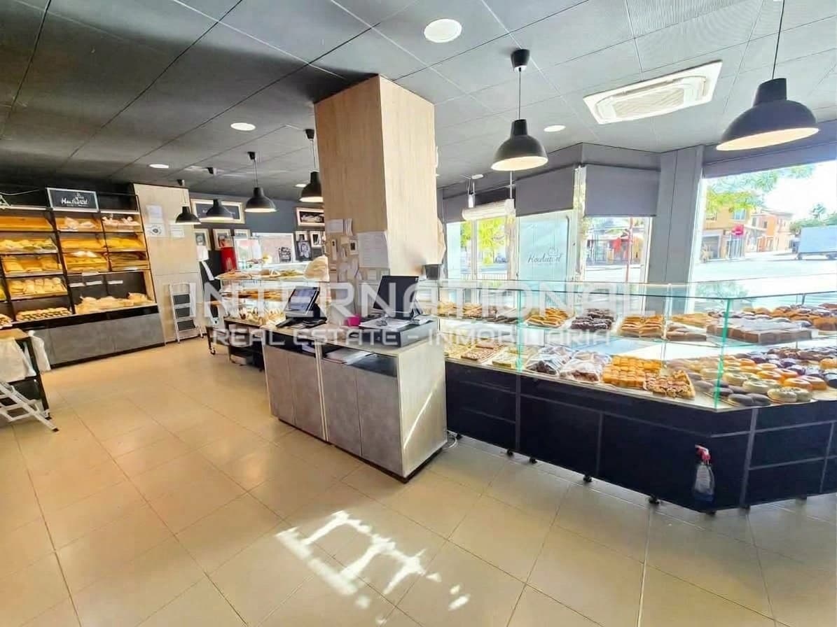 Bakery transfer fully equipped on main avenue in Churriana