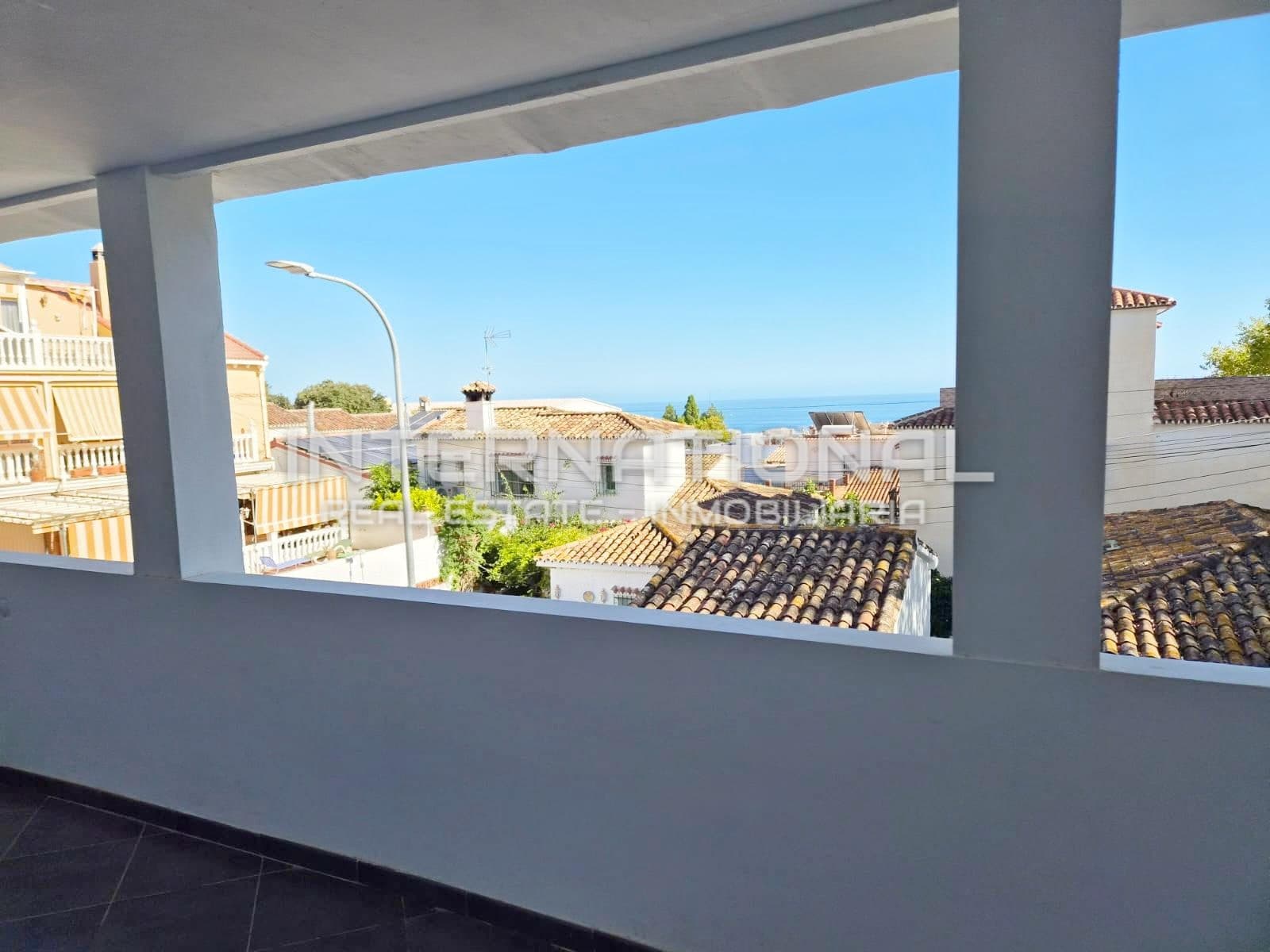 Renovated detached house with terrace and sea views in Arroyo de la Miel