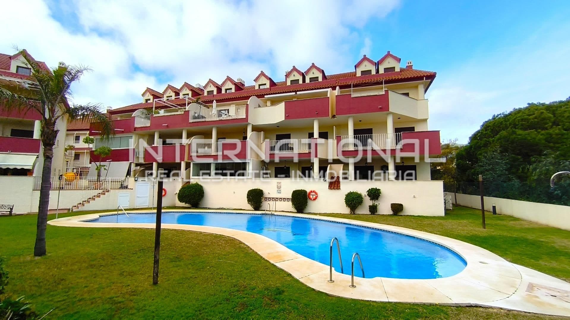 Exclusive apartment with private garden in Torrequebrada, Benalmádena