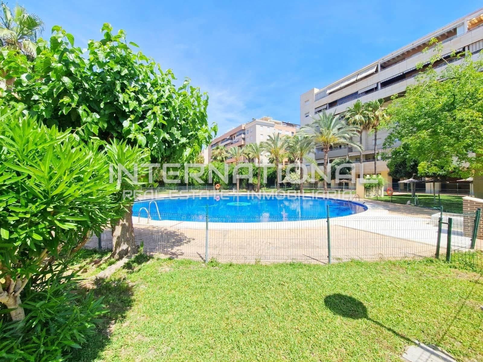 Exclusive corner apartment with large terrace and panoramic sea views in Paseo Marítimo Antonio Banderas