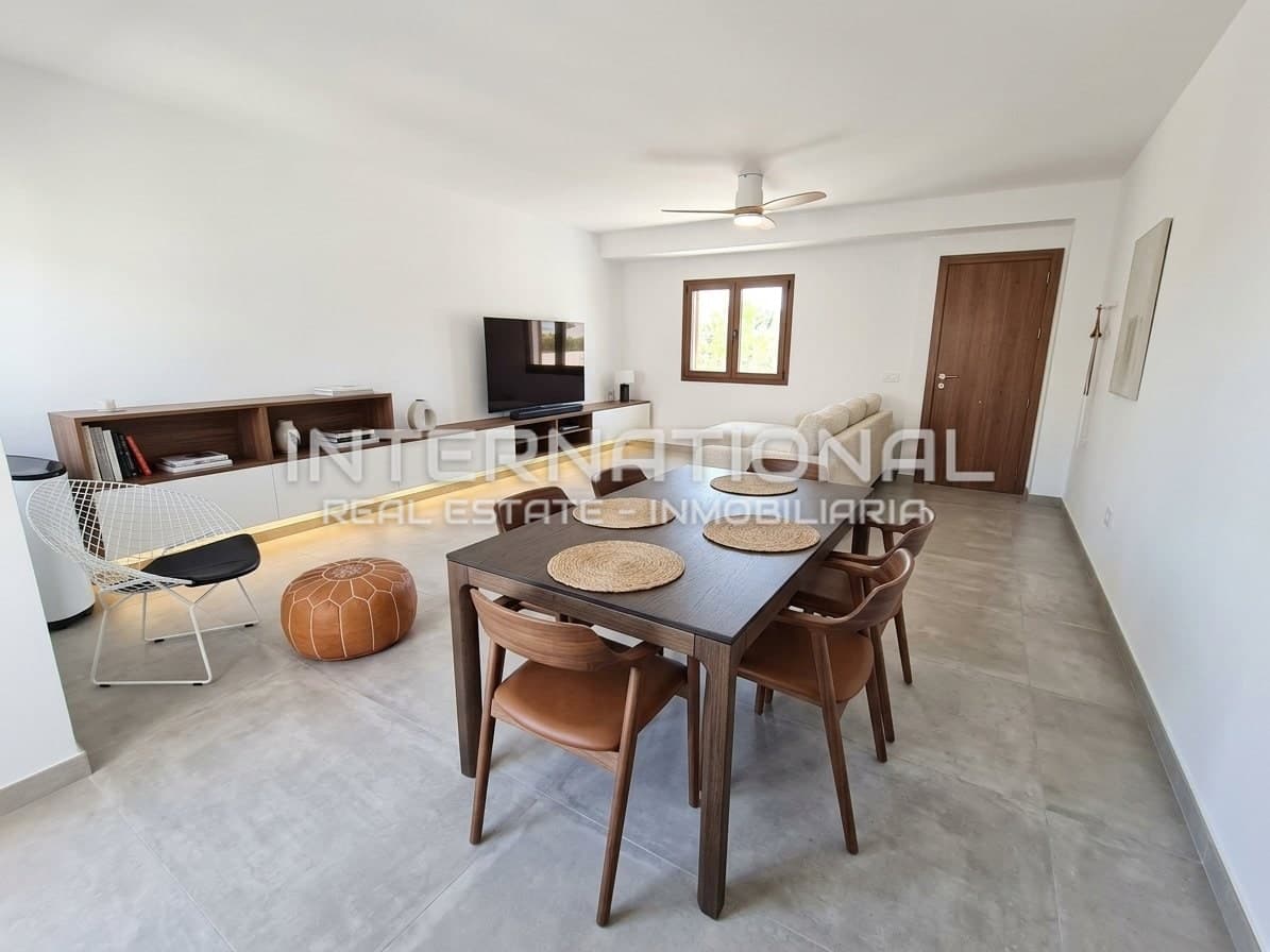 Spacious 3-bedroom apartment with balcony in Fuente Olletas, Málaga