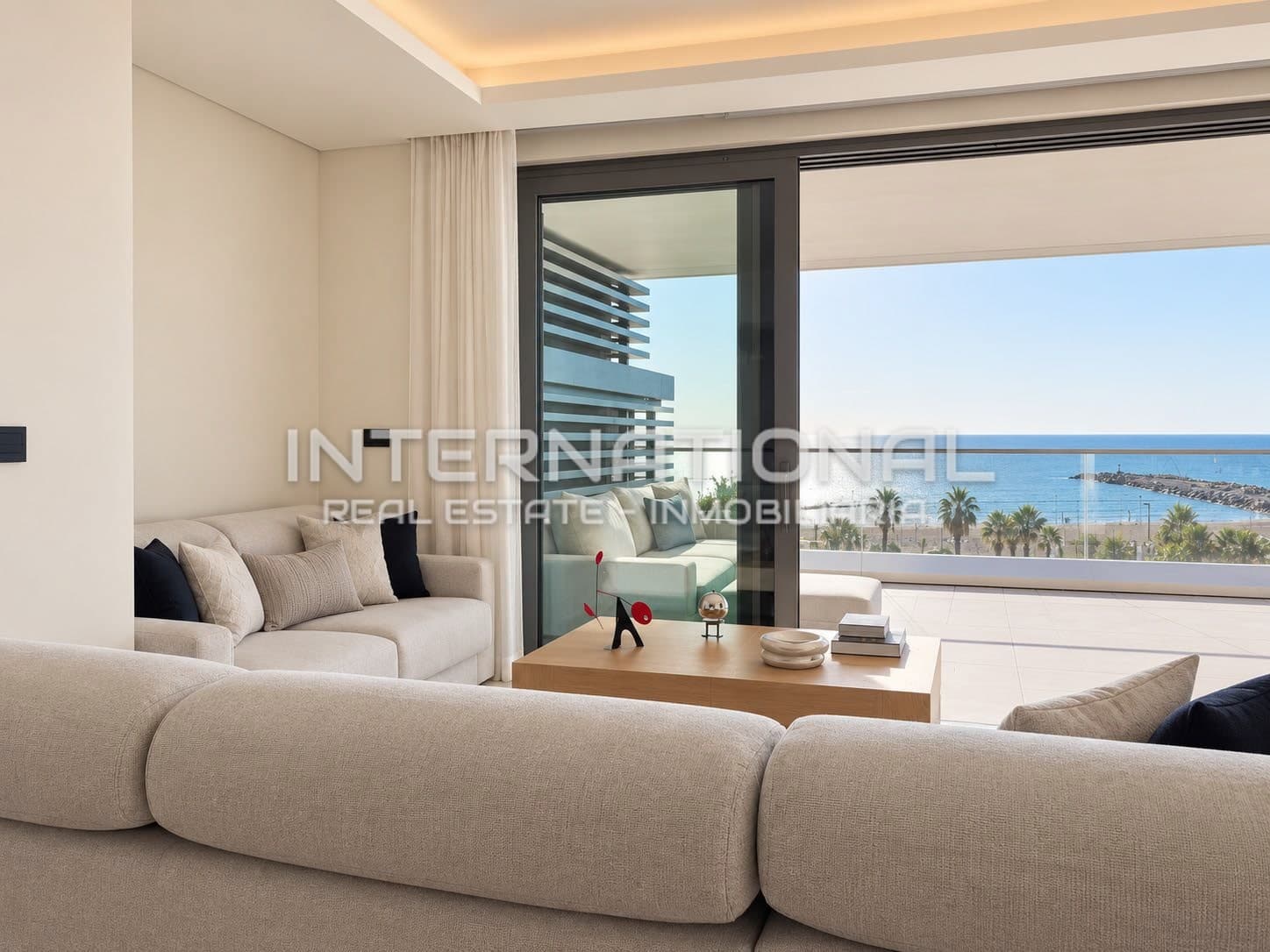 Exclusive side apartment in Malaga Towers Vision