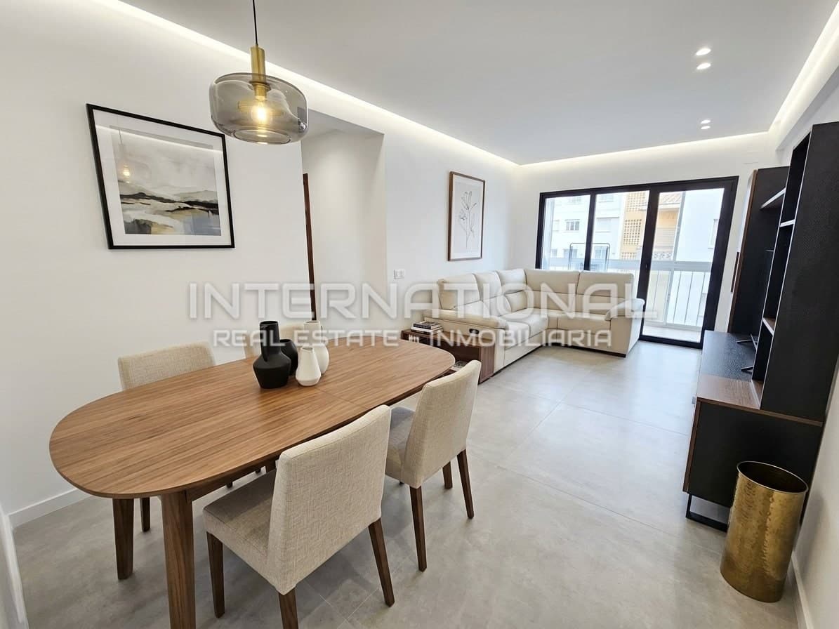 Wonderful three-bedroom apartment with clear views in Las Delicias