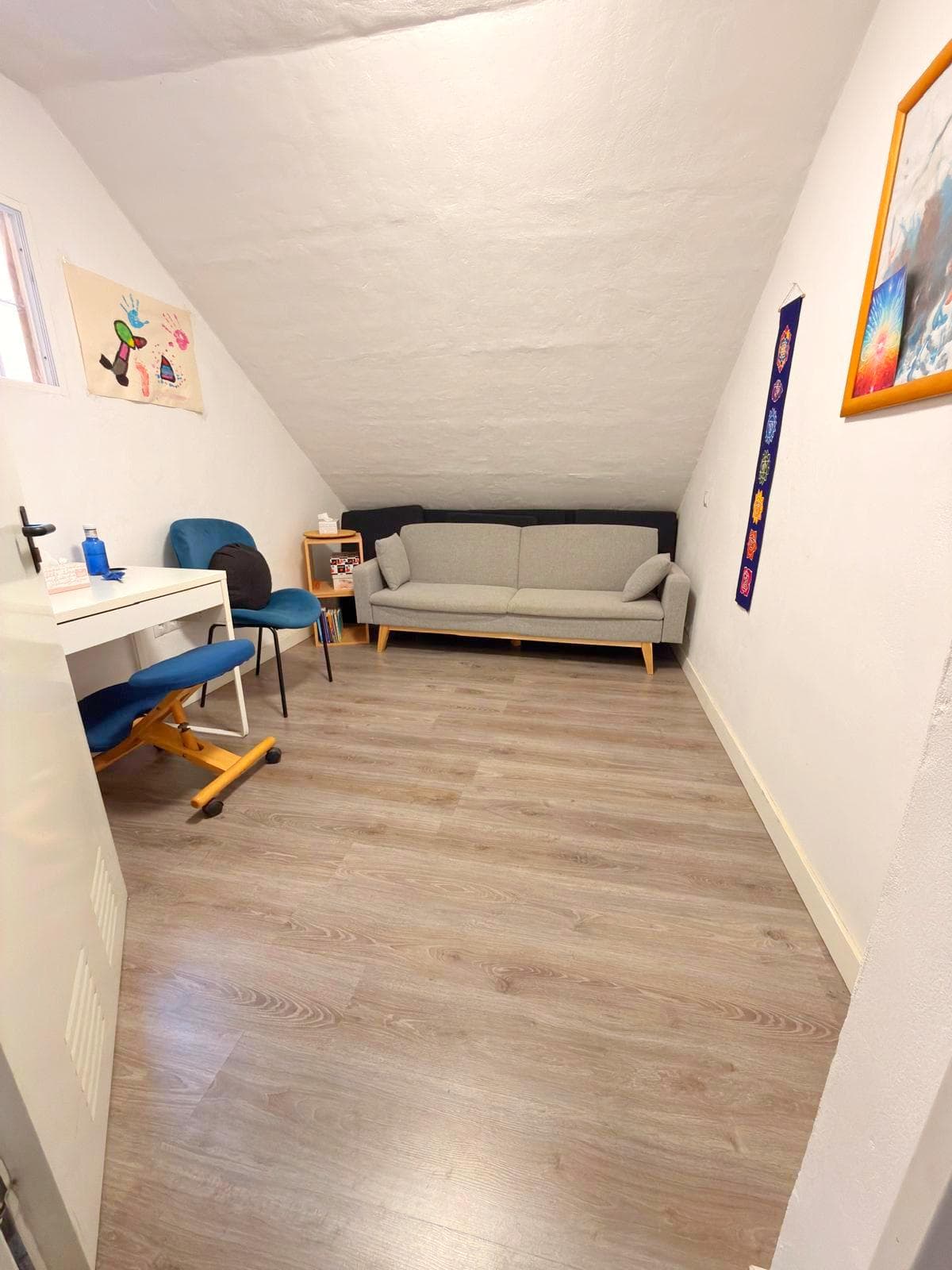 Chalet Adosado Luminoso con Garaje, Patio y Piscina a 600 m de la Playa en La Cala del Moral